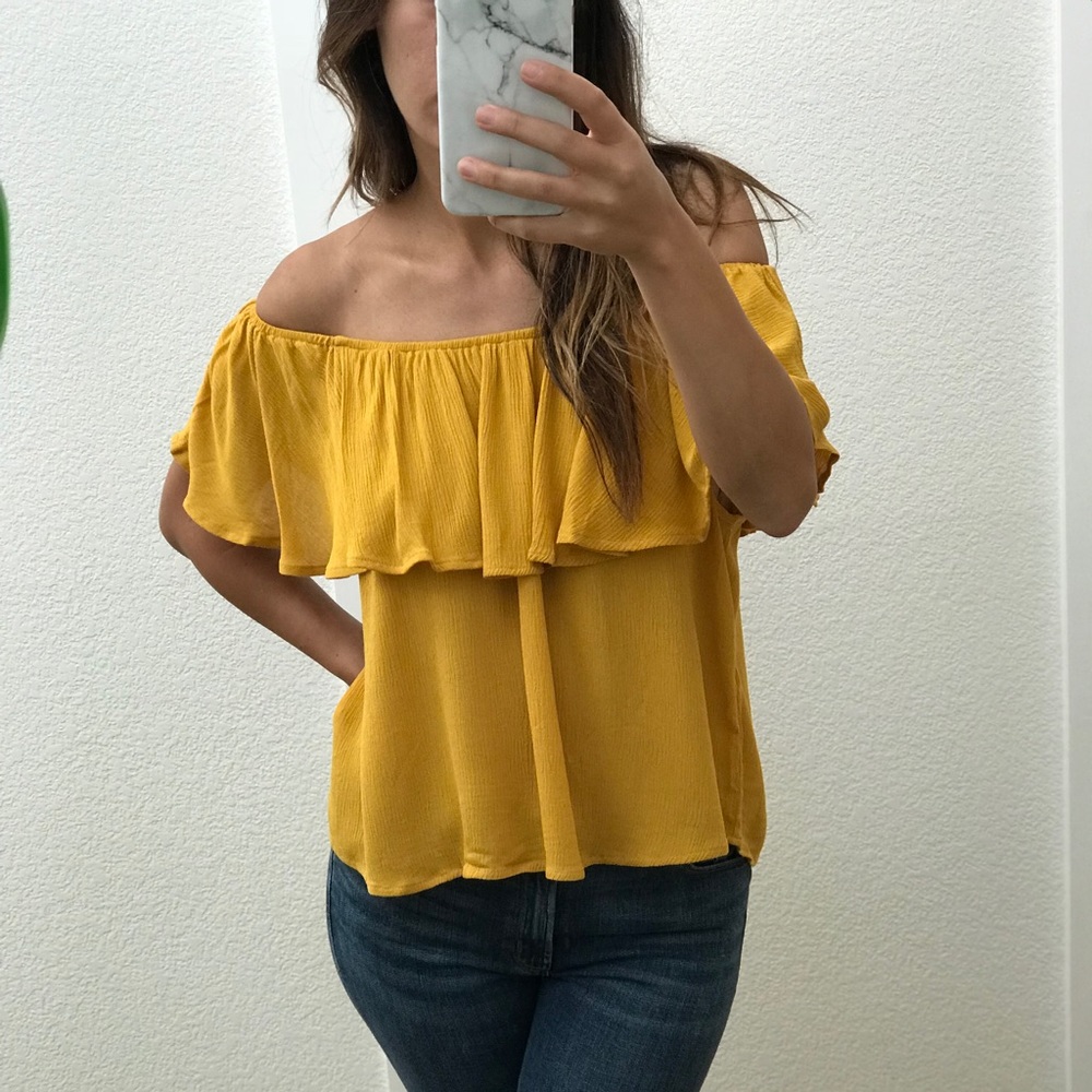 NWT Off The Shoulder Top - Picture 4 of 4